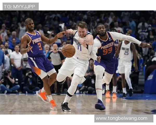 太阳队与达拉斯独行侠的激烈对决谁能笑到最后篮球盛宴即将上演