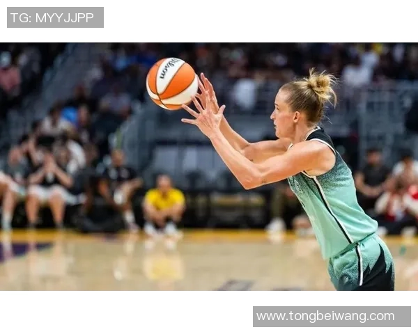 激战西部赛场杉矶火花与西雅图风暴的巅峰对决即将上演