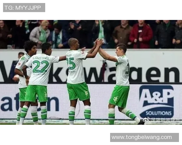 哈雷斯彻迎战狼堡争夺关键三分双方全力以赴力争胜利