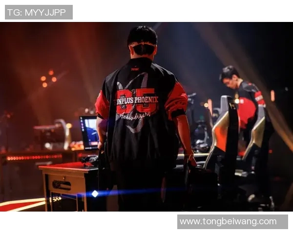 FPX战队在CSGO赛事中的经验变革与战术创新引发热议